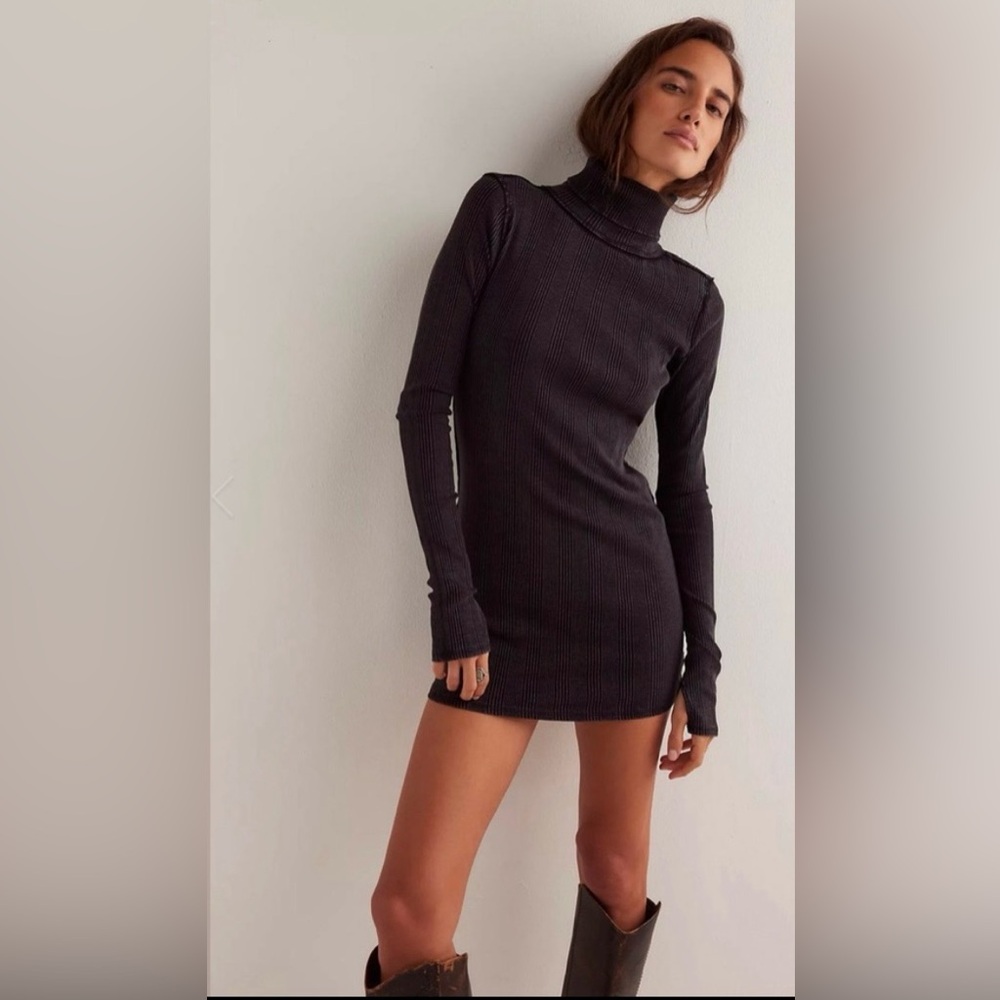 NWT! Free People BRYNN TURTLENECK Top/Tunic size XS